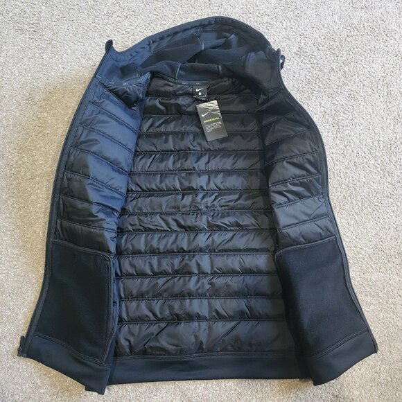 Nike Mens Black Hooded Puffer Vest Sz Medium Synthetic Fill BV4534-011 New - Picture 4 of 6